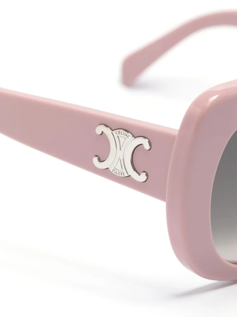 21827010_51716643_1000