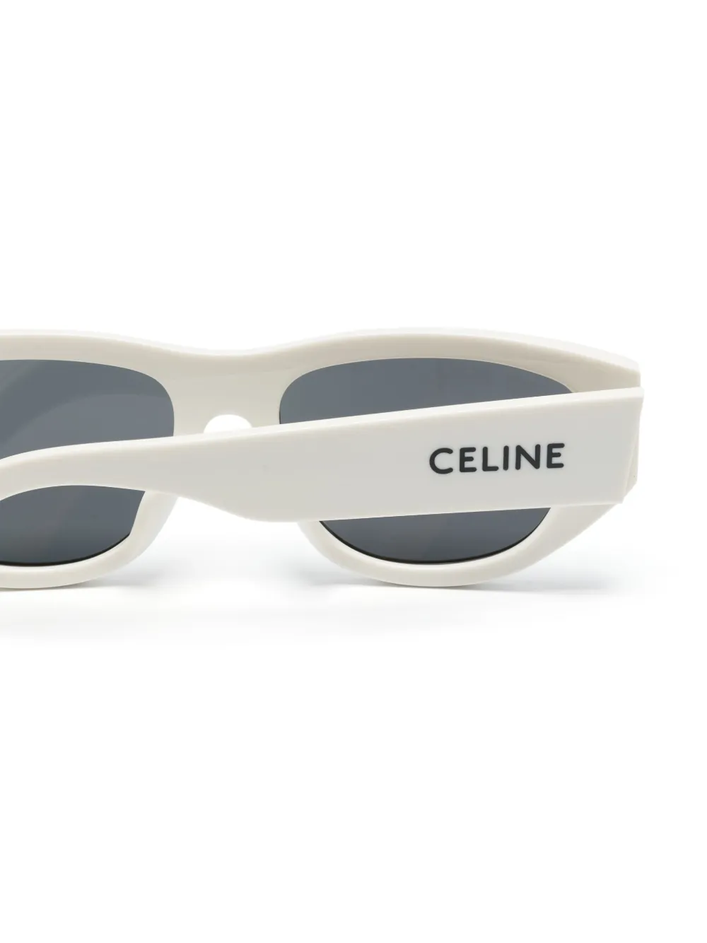 23246468_53507370_1000