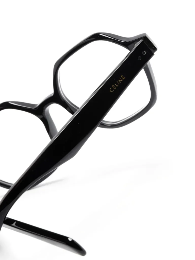 23069347_53249897_1000