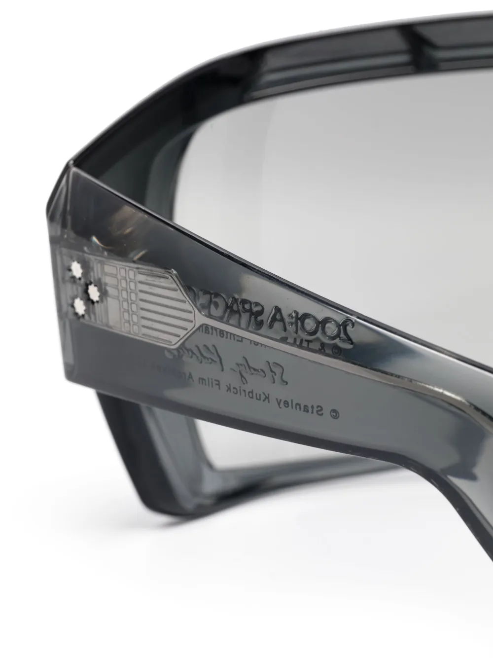 29770250_58911363_1000