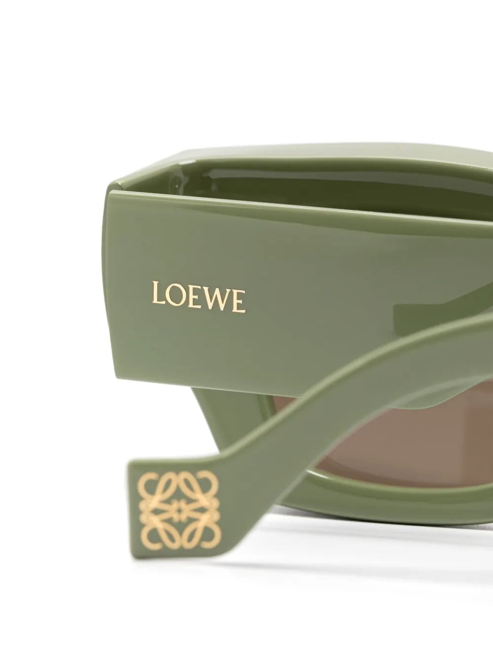 30401589_59622705_1000