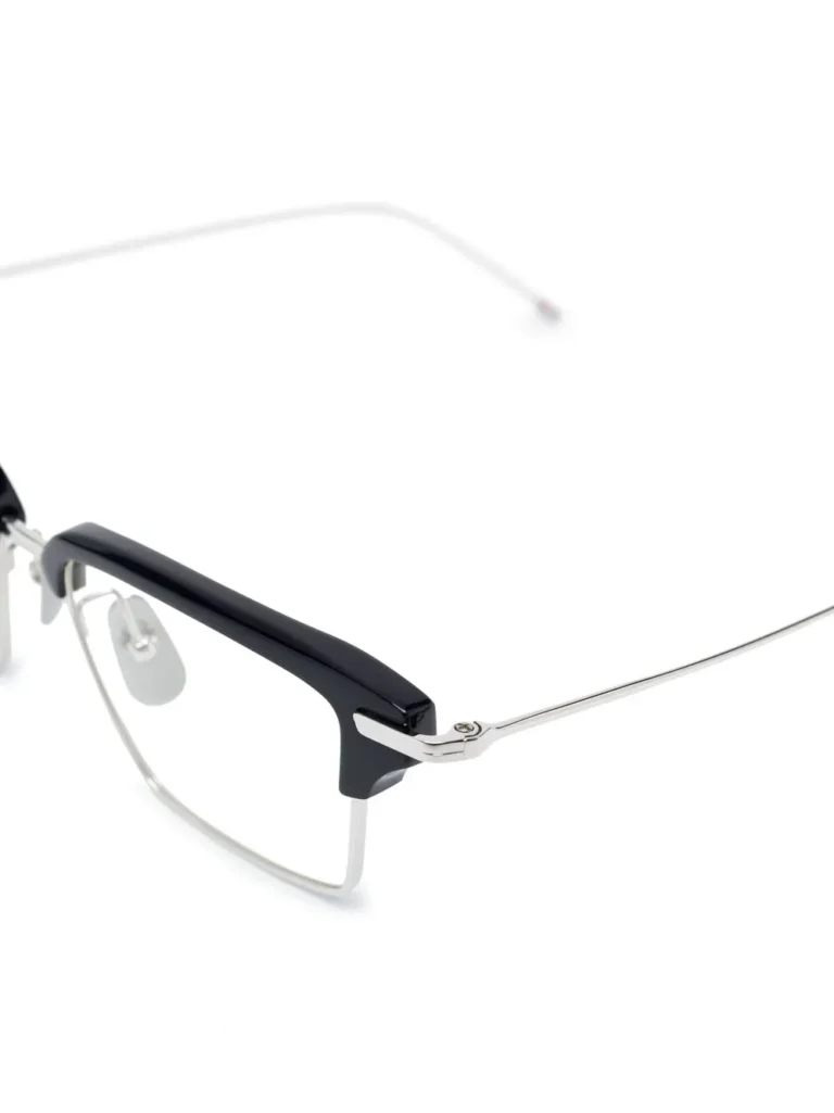 16671112_32612280_1000