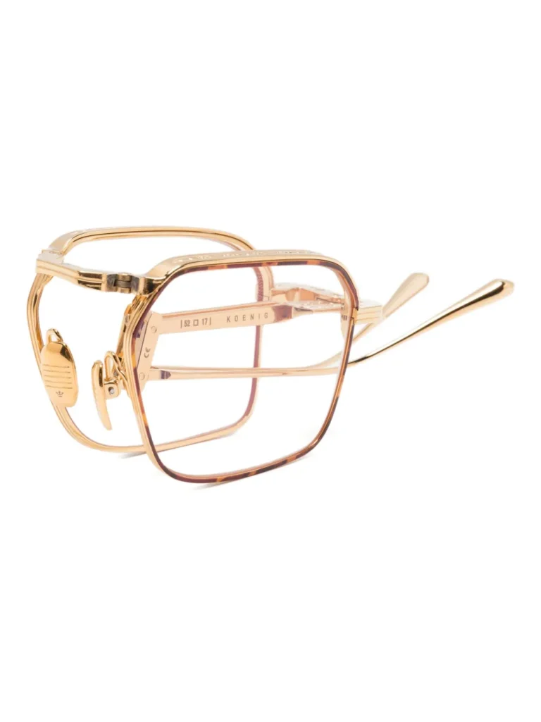 31197669_61856752_1000