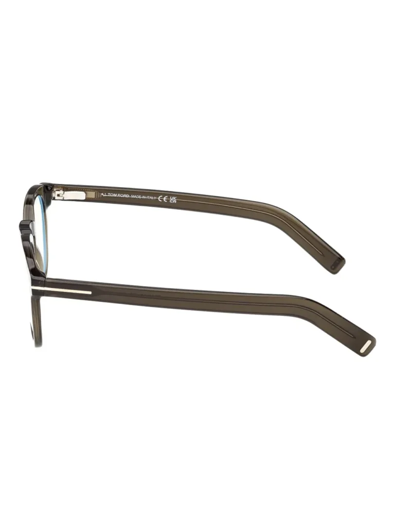 32128028_61997731_1000