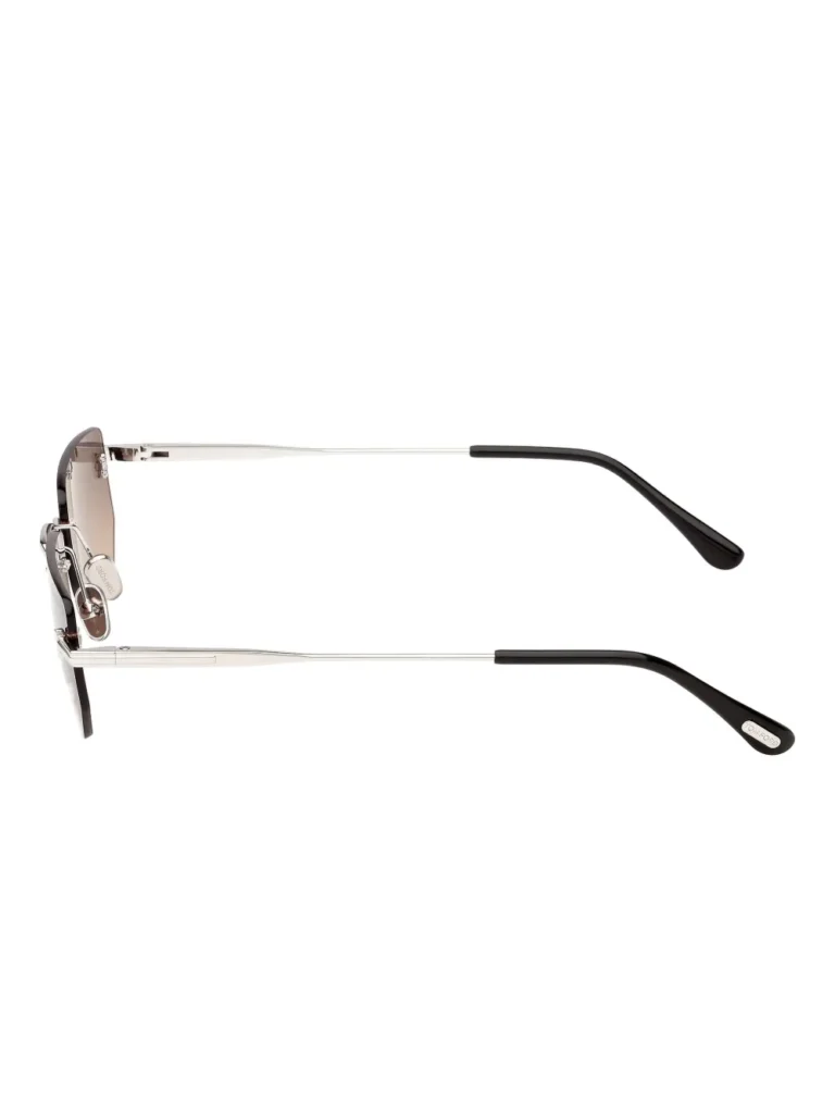 32384010_62365301_1000