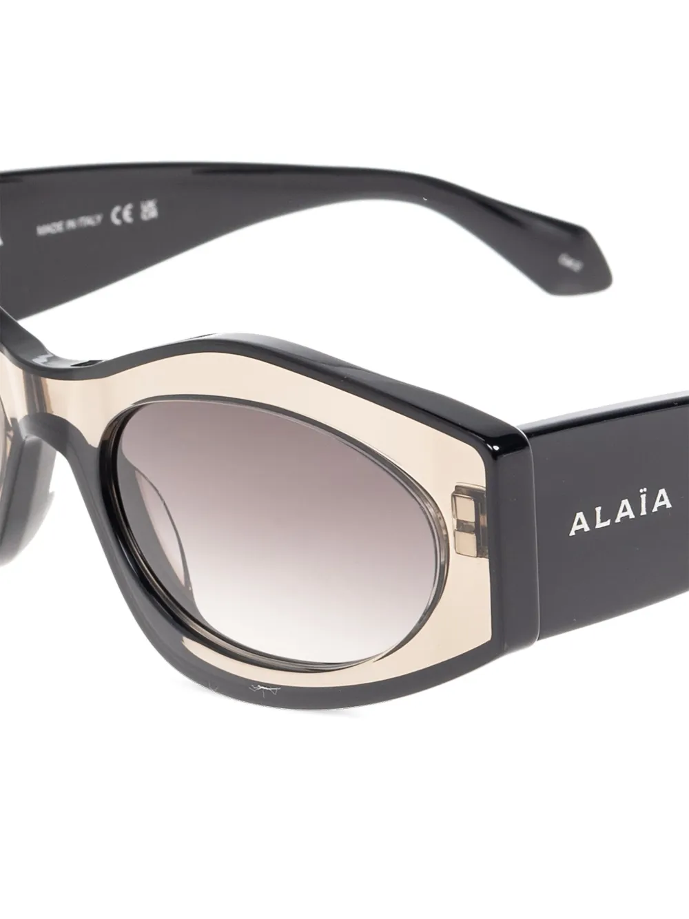 32433237_62482690_1000