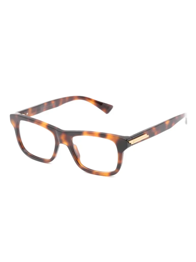 32571726_62903852_1000