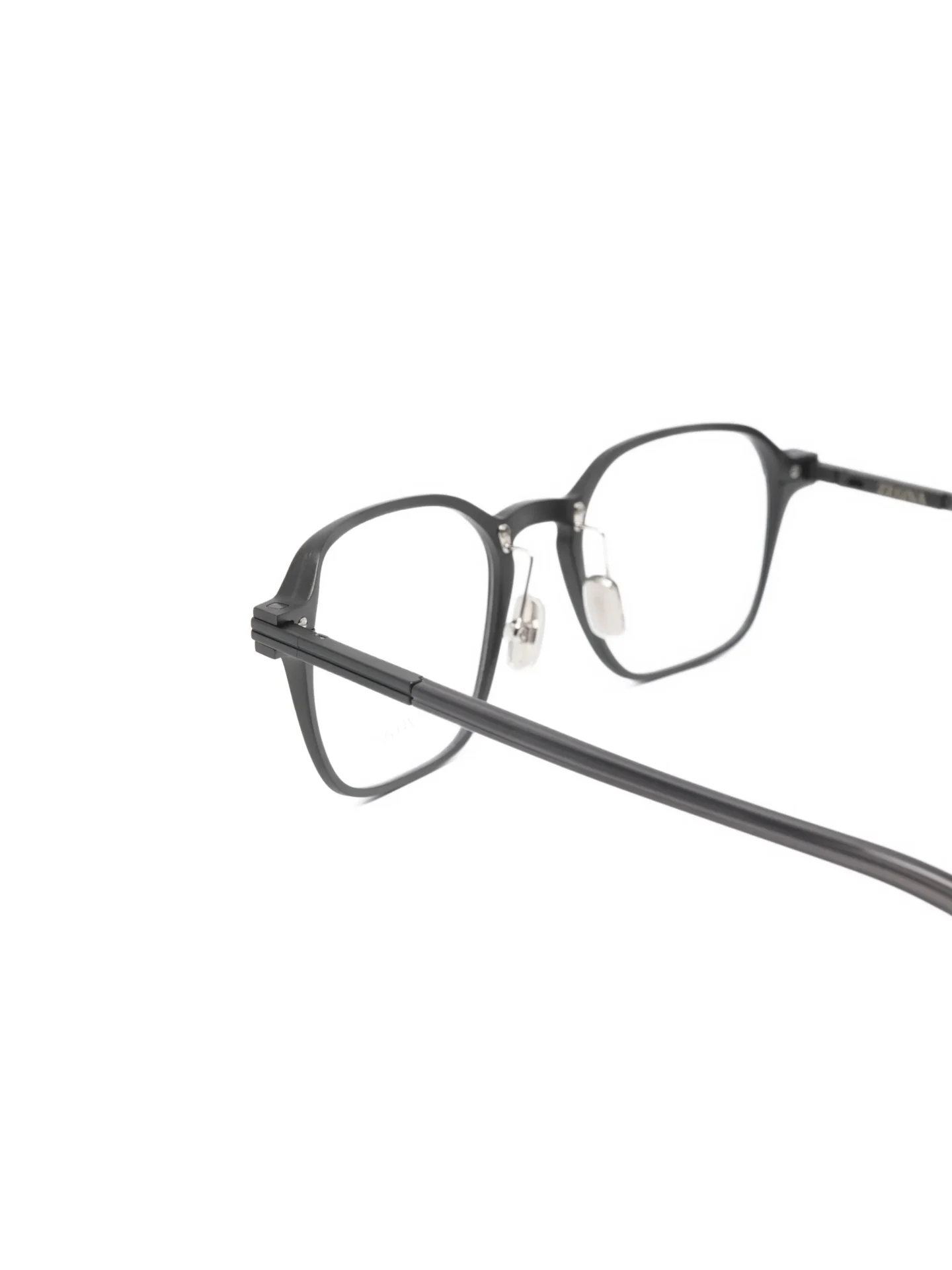 32688180_63092899_2048