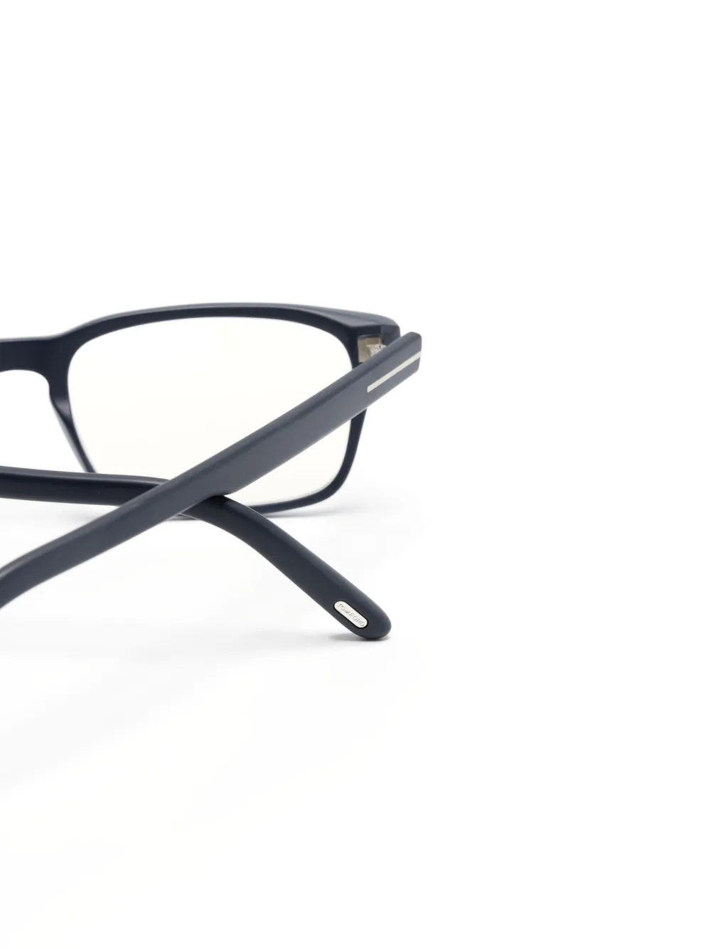 22897544_53095120_1000