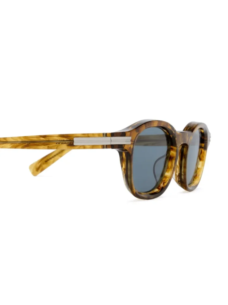 24750017_56241480_1000