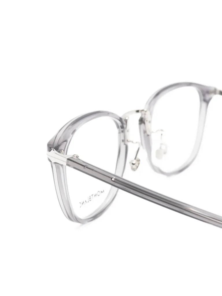 32690291_63088359_2048