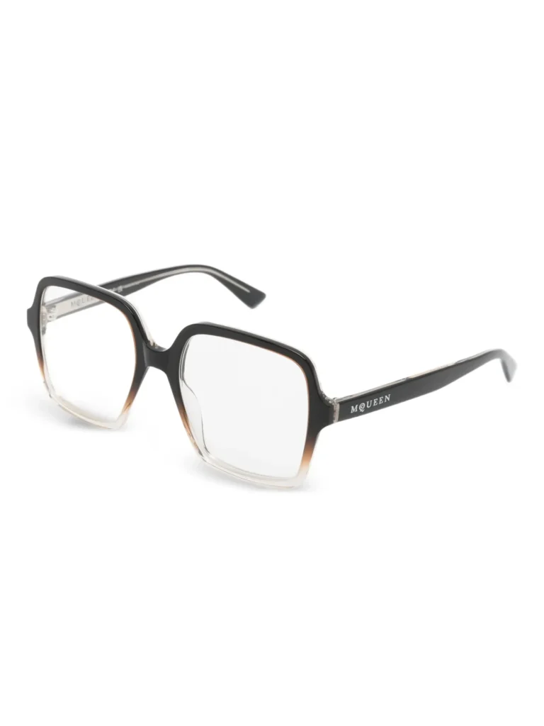 32730918_63339591_2048