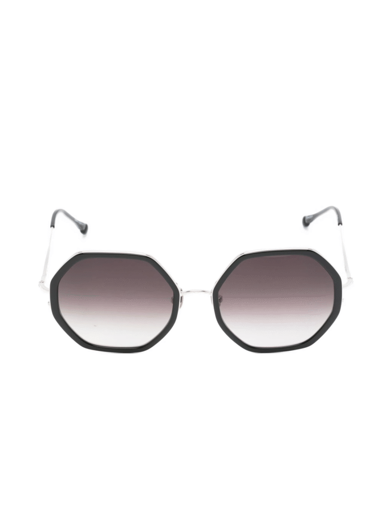 33069266_64039845_2048