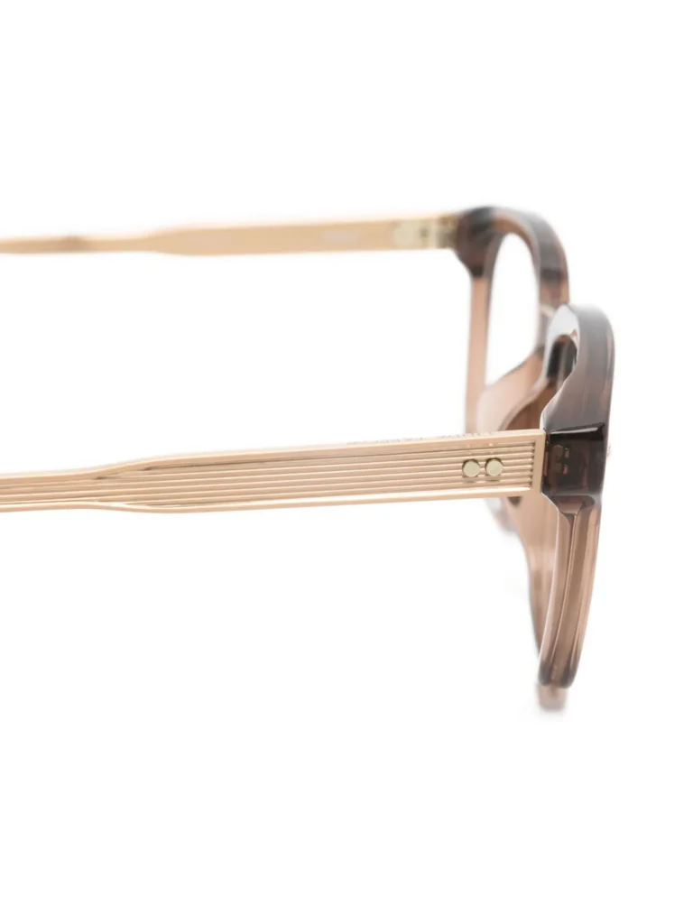 33643130_64655850_2048