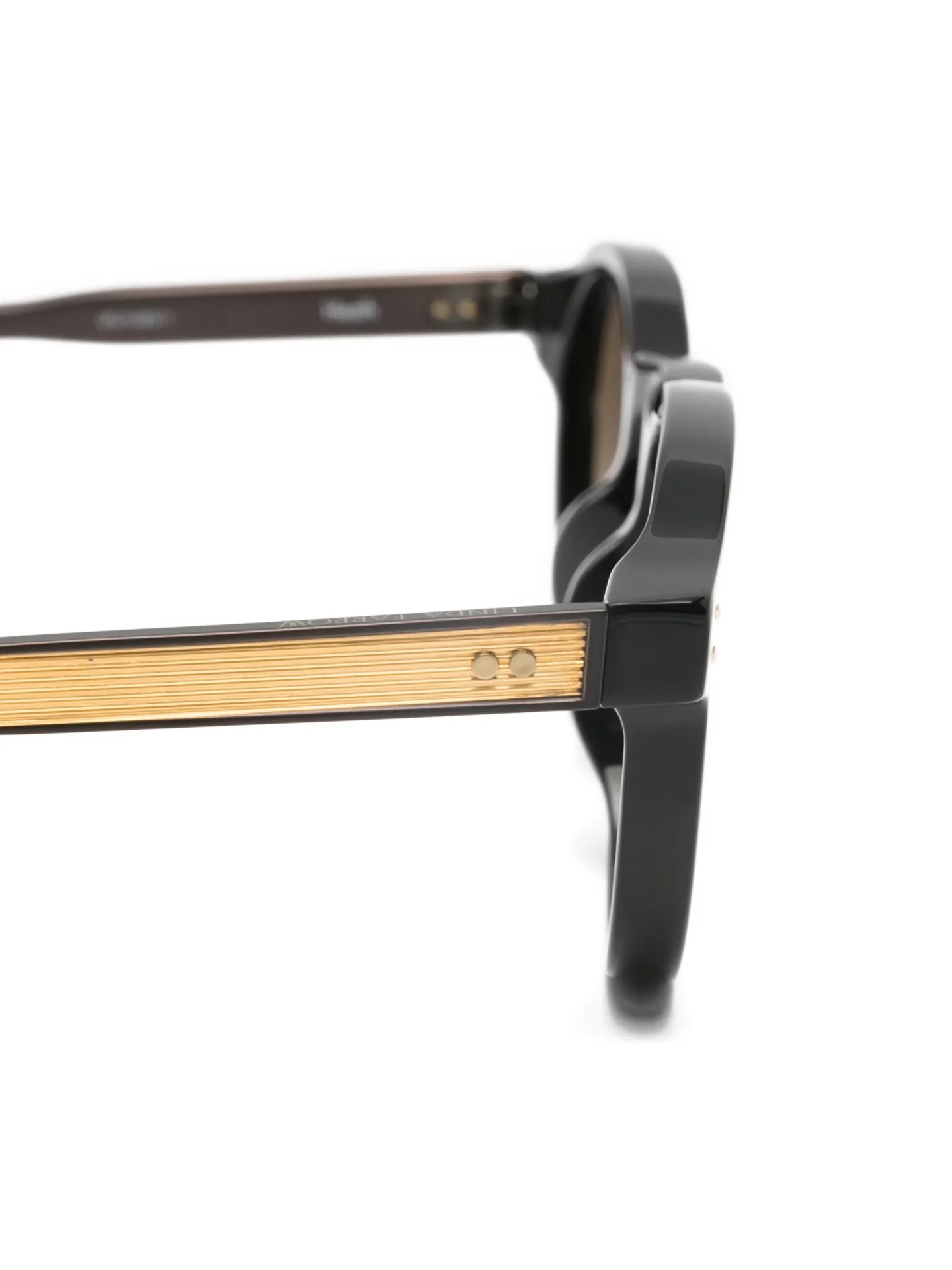 33651400_64654638_2048