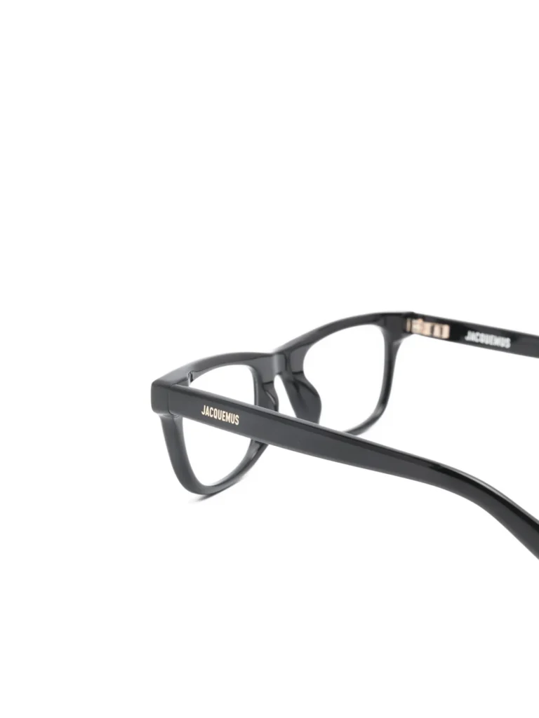 33906881_65054206_2048