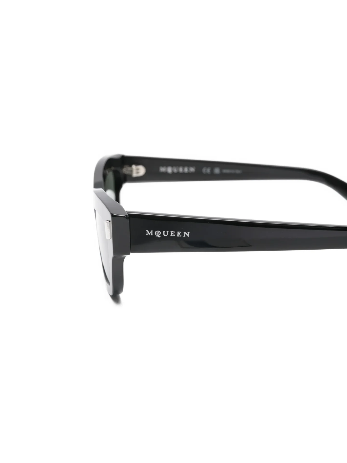 33244852_65275524_2048