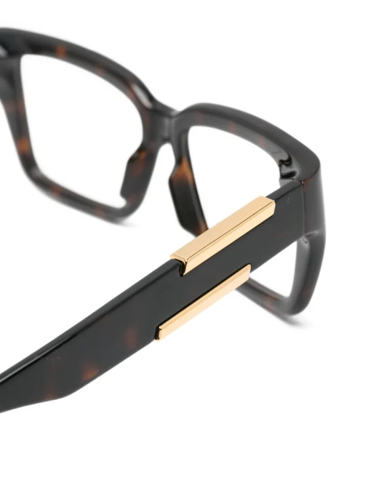 33245109_65275155_1000