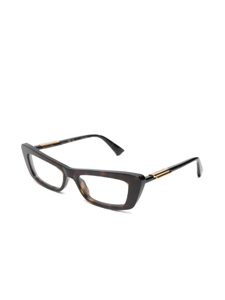 33246001_65275647_1000