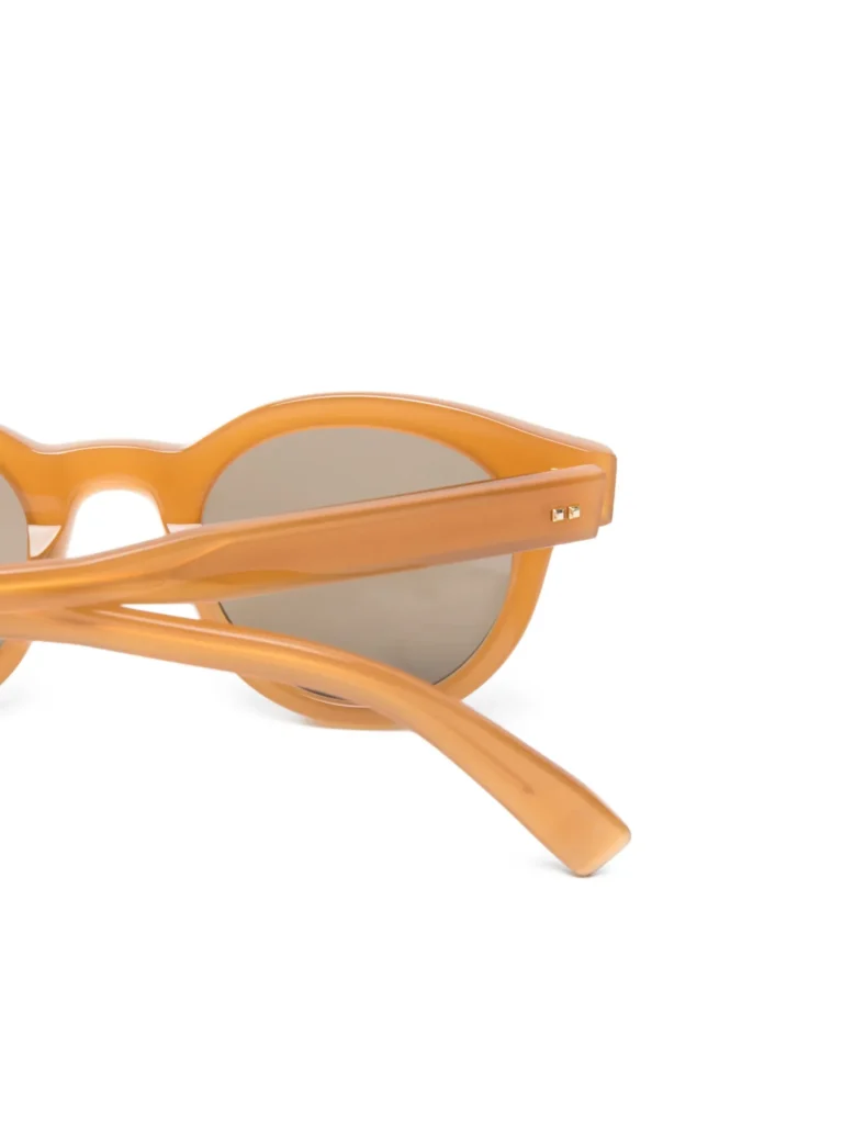 33270480_65349843_2048