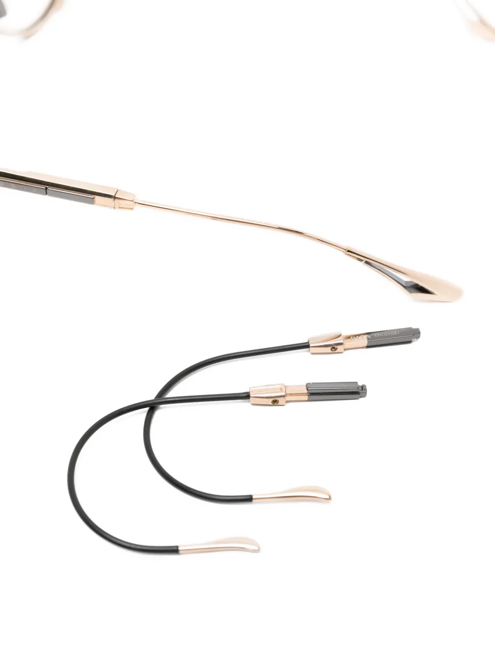 34780886_66130644_1000